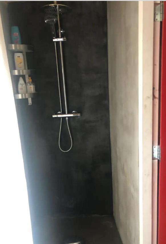 Appartement Tiny House For 2 With Private Garden à Utrecht Extérieur photo